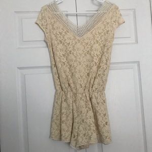 Cream romper